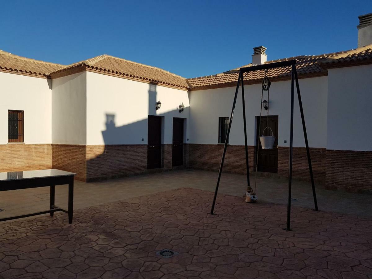 Apartamentos Rurales La Dehesa Del Acebuche 哈恩 外观 照片