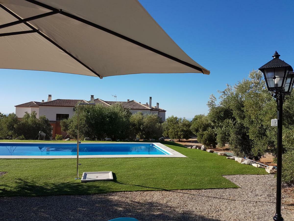 Apartamentos Rurales La Dehesa Del Acebuche 哈恩 外观 照片